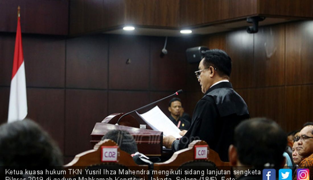 Ketua kuasa hukum TKN Yusril Ihza Mahendra mengikuti sidang lanjutan sengketa Pilpres 2019 di gedung Mahkamah Konstitusi, Jakarta, Selasa (18/6). - JPNN.com