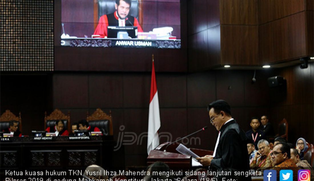 Ketua kuasa hukum TKN Yusril Ihza Mahendra mengikuti sidang lanjutan sengketa Pilpres 2019 di gedung Mahkamah Konstitusi, Jakarta, Selasa (18/6). - JPNN.com