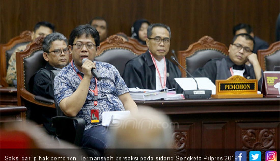 Saksi dari pihak pemohon Hermansyah bersaksi pada sidang Sengketa Pilpres 2019 di Mahkamah Konstitusi, Jakarta, Rabu (19/6). - JPNN.com