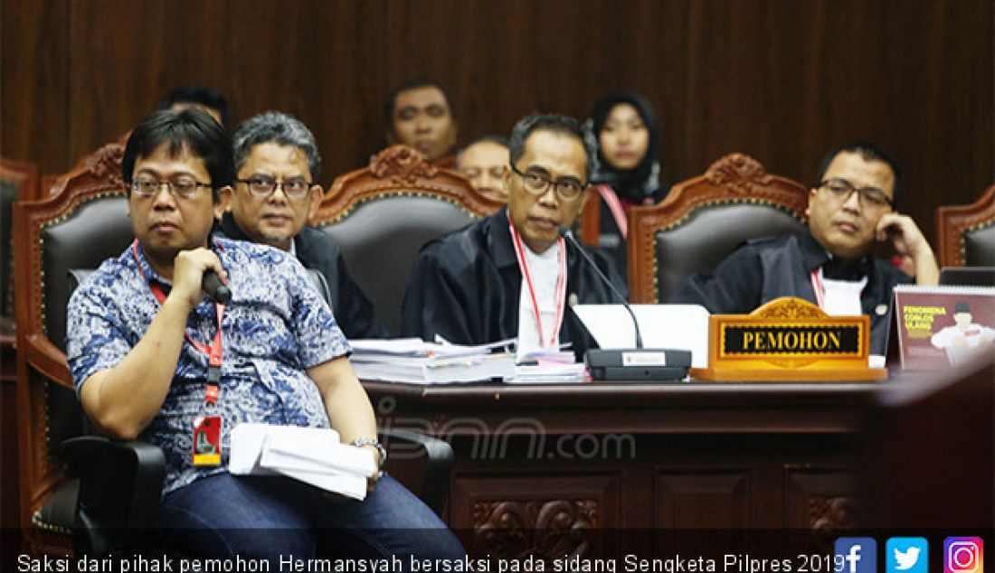 Saksi dari pihak pemohon Hermansyah bersaksi pada sidang Sengketa Pilpres 2019 di Mahkamah Konstitusi, Jakarta, Rabu (19/6). - JPNN.com