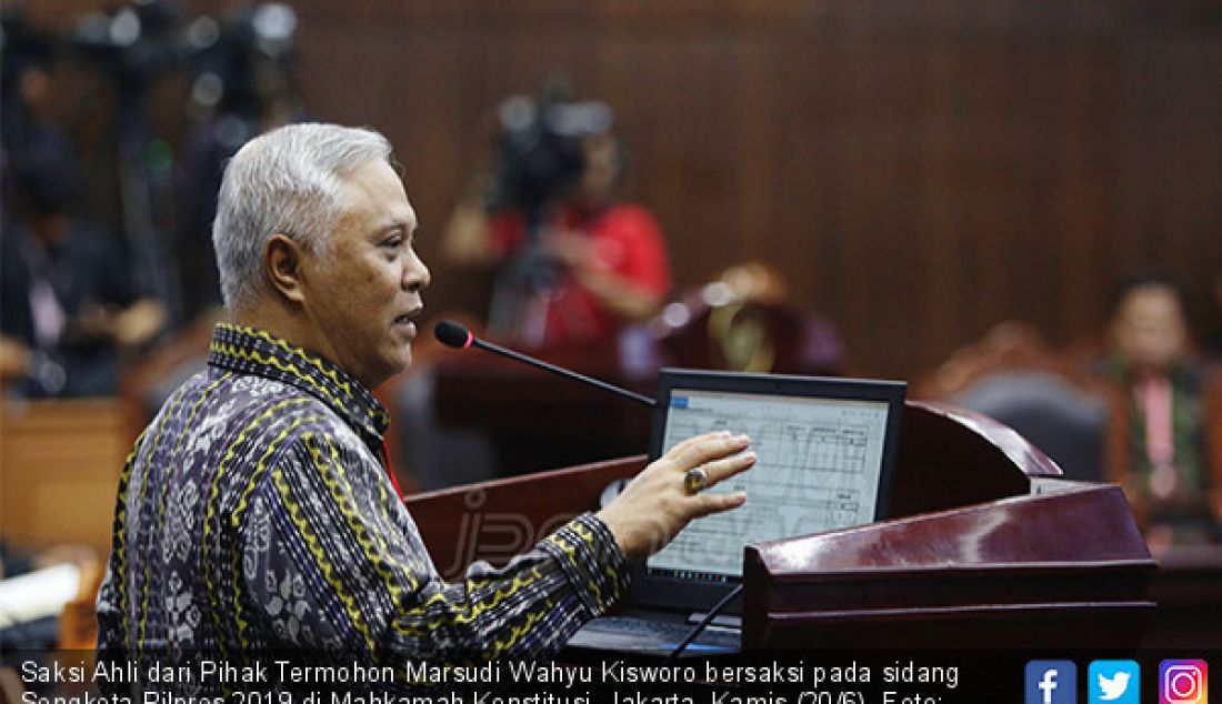 Saksi Ahli dari Pihak Termohon Marsudi Wahyu Kisworo bersaksi pada sidang Sengketa Pilpres 2019 di Mahkamah Konstitusi, Jakarta, Kamis (20/6). - JPNN.com