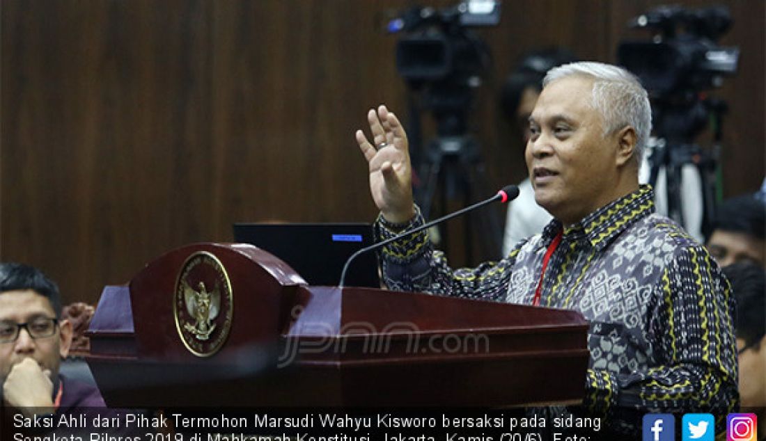 Saksi Ahli dari Pihak Termohon Marsudi Wahyu Kisworo bersaksi pada sidang Sengketa Pilpres 2019 di Mahkamah Konstitusi, Jakarta, Kamis (20/6). - JPNN.com