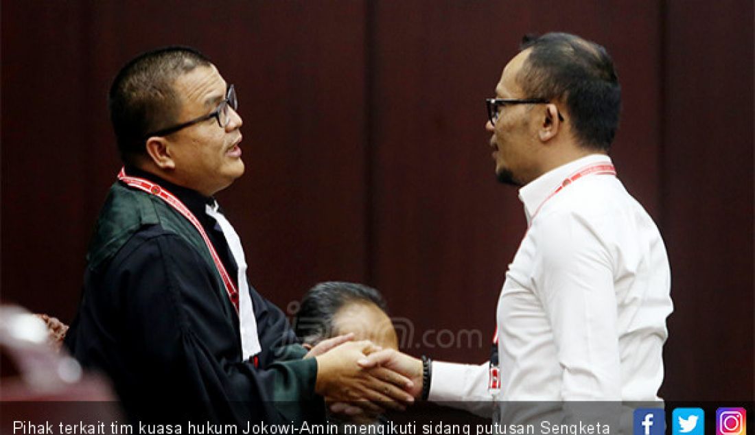 Pihak terkait tim kuasa hukum Jokowi-Amin mengikuti sidang putusan Sengketa Pilpres 2019 di Gedung MK, Jakarta, Kamis (27/6). - JPNN.com