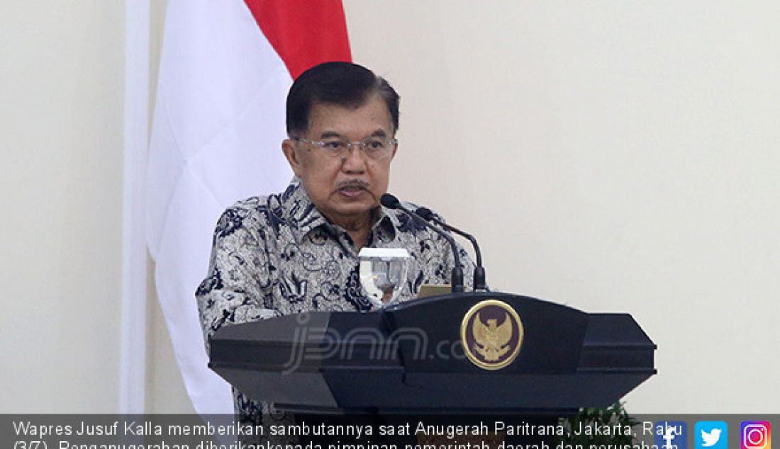 Wapres Jusuf Kalla memberikan sambutannya saat Anugerah Paritrana, Jakarta, Rabu (3/7). Penganugerahan diberikankepada pimpinan pemerintah daerah dan perusahaan. - JPNN.com