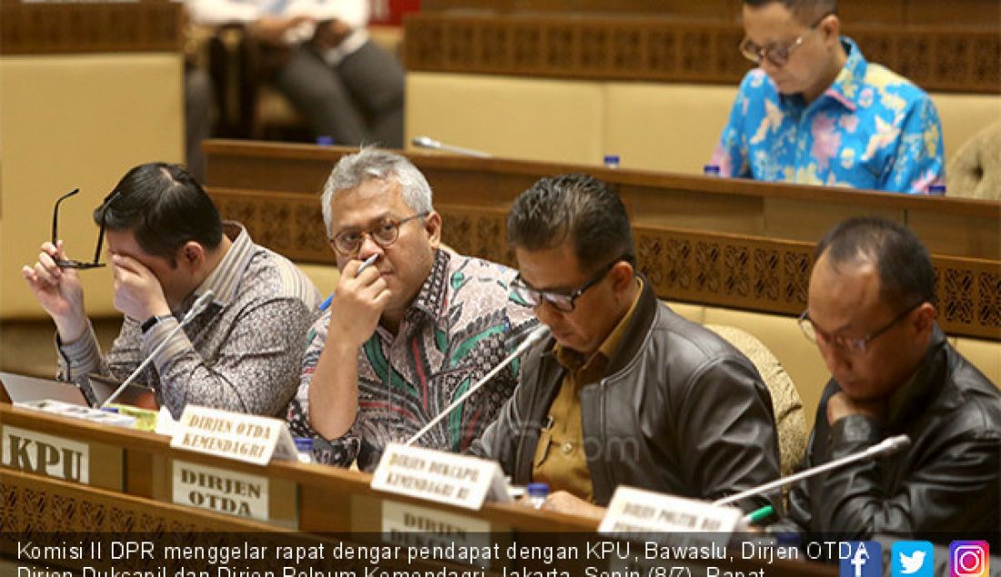 Komisi II DPR menggelar rapat dengar pendapat dengan KPU, Bawaslu, Dirjen OTDA Dirjen Dukcapil dan Dirjen Polpum Kemendagri, Jakarta, Senin (8/7). Rapat membahas Peraturan KPU tentang Tahapan, Program dan Jadwal Pilkada 2020. - JPNN.com