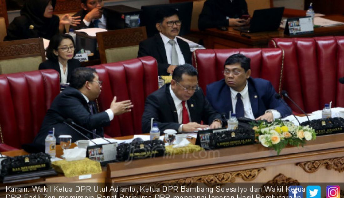 Kanan: Wakil Ketua DPR Utut Adianto, Ketua DPR Bambang Soesatyo dan Wakil Ketua DPR Fadli Zon memimpin Rapat Paripurna DPR mengenai laporan Hasil Pembicaraan Pendahuluan RAPBN 2020 dan RKP 2020 dalam , Jakarta, Selasa (9/7). - JPNN.com