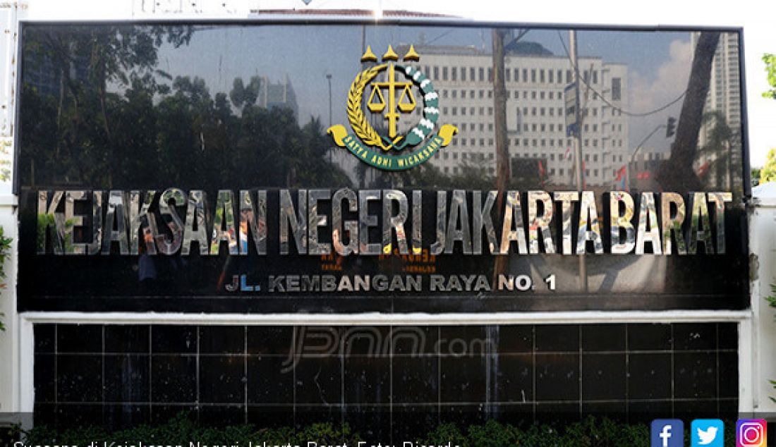 Suasana di Kejaksaan Negeri Jakarta Barat. - JPNN.com