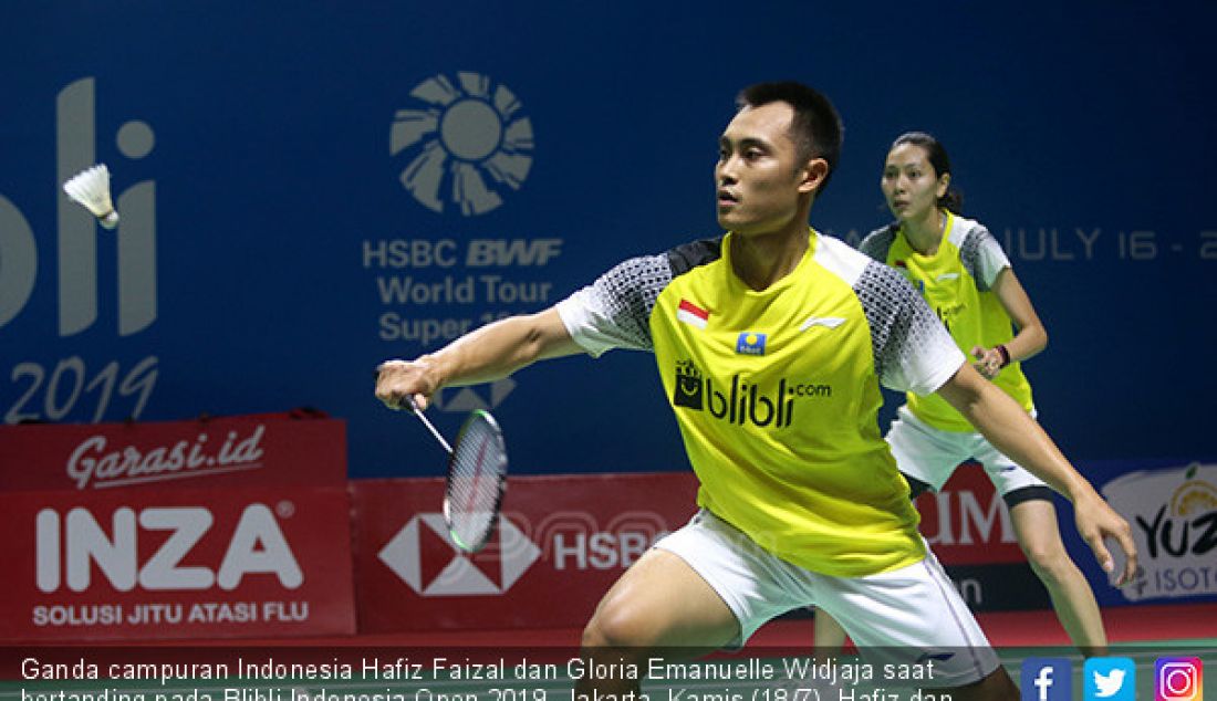 Ganda campuran Indonesia Hafiz Faizal dan Gloria Emanuelle Widjaja saat bertanding pada Blibli Indonesia Open 2019, Jakarta, Kamis (18/7). Hafiz dan Gloria kalah atas ganda campuran Malaysia Goh Soon Huat dan Lai Shevon Jenie - JPNN.com