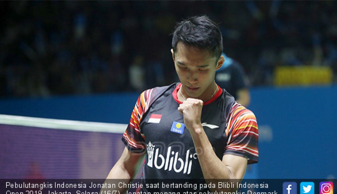 Pebulutangkis Indonesia Jonatan Christie saat bertanding pada Blibli Indonesia Open 2019, Jakarta, Selasa (16/7). Jonatan menang atas pebulutangkis Denmark Hans Kristian Solberg Vittinghus dengan skor 22-20 dan 21-13. - JPNN.com