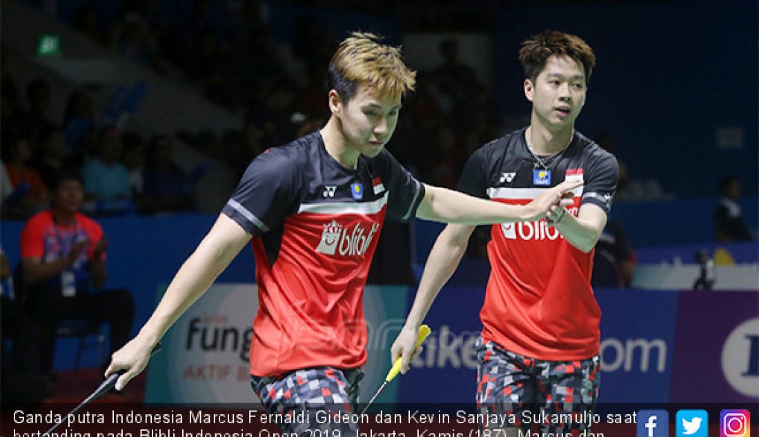 Ganda putra Indonesia Marcus Fernaldi Gideon dan Kevin Sanjaya Sukamuljo saat bertanding pada Blibli Indonesia Open 2019, Jakarta, Kamis (187). Marcus dan Kevin menang atas ganda putra India Satwiksairaj Rankireddy dan Chirag Shetty dengan skor 21-15 dan 21-14. - JPNN.com