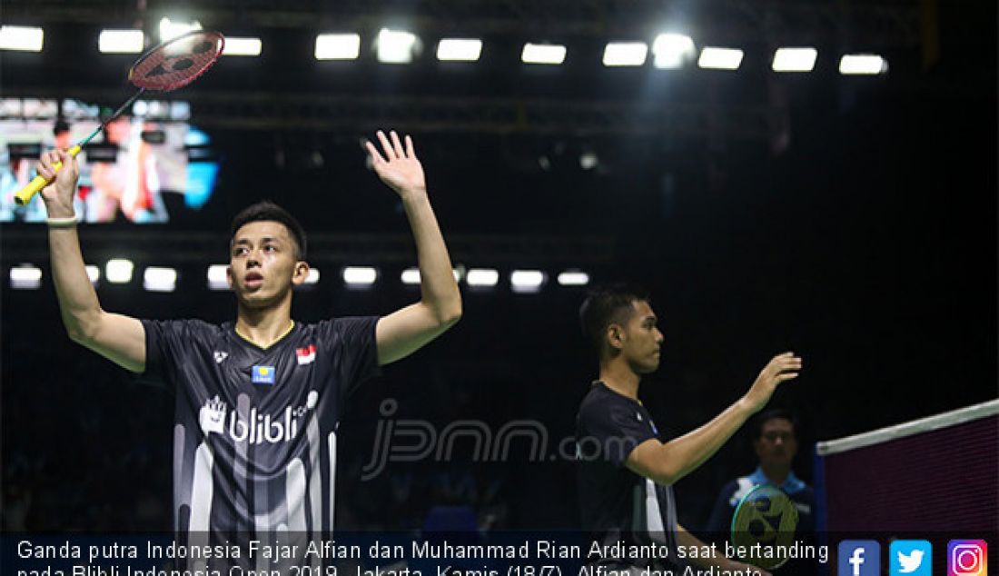 Ganda putra Indonesia Fajar Alfian dan Muhammad Rian Ardianto saat bertanding pada Blibli Indonesia Open 2019, Jakarta, Kamis (18/7). Alfian dan Ardianto menang atas ganda putra Chinese Taipei Liao Min Chun dan Su Ching Heng dengan skor 21-12 dan 21-11. - JPNN.com