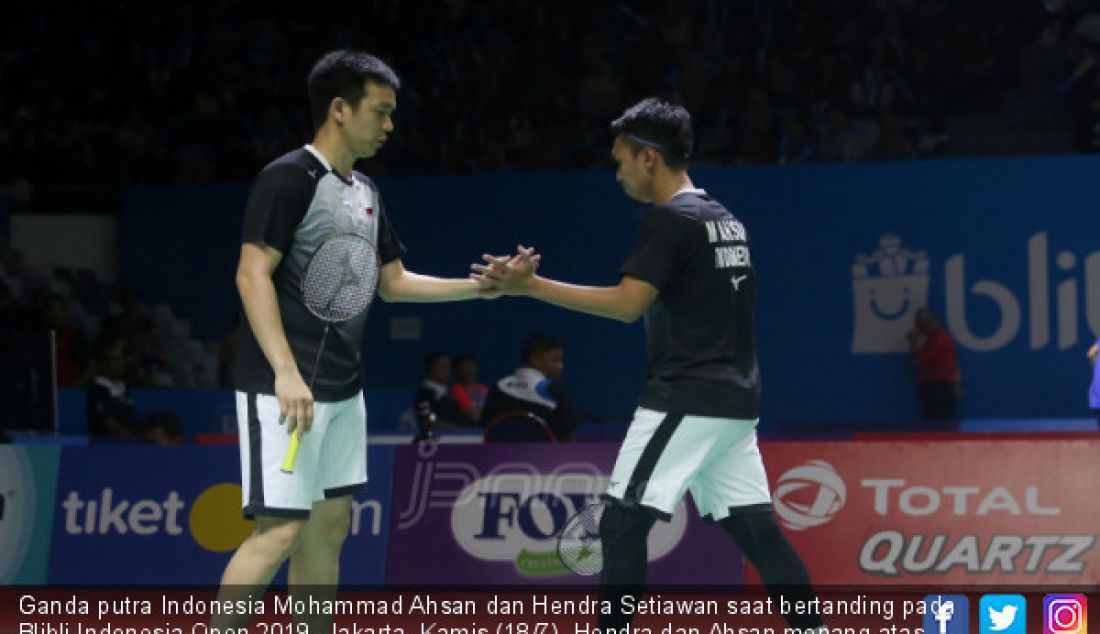 Ganda putra Indonesia Mohammad Ahsan dan Hendra Setiawan saat bertanding pada Blibli Indonesia Open 2019, Jakarta, Kamis (18/7). Hendra dan Ahsan menang atas ganda putra Jerman Mark Lamsfuss dan Marvin Seidel dengan skor 21-16 21-17. - JPNN.com