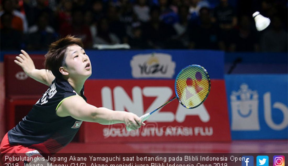 Pebulutangkis Jepang Akane Yamaguchi saat bertanding pada Blibli Indonesia Open 2019, Jakarta, Minggu (21/7). Akane menjadi juara Blibli Indonesia Open 2019 setelah menang atas pebulutangkis India Pusarla V Sindhu dengan skor 21-15 21-16. - JPNN.com