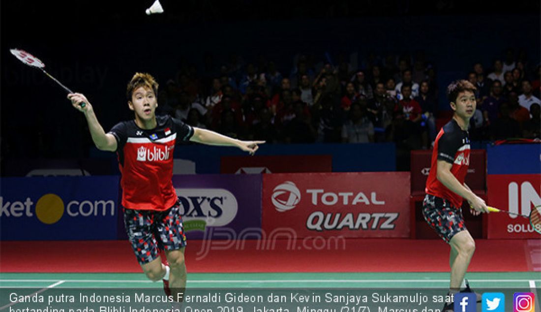 Ganda putra Indonesia Marcus Fernaldi Gideon dan Kevin Sanjaya Sukamuljo saat bertanding pada Blibli Indonesia Open 2019, Jakarta, Minggu (21/7). Marcus dan Kevin menang atas ganda putra Indonesia Mohammad Ahsan dan Hendra Setiawan dengan skor 21-19 21-16. - JPNN.com