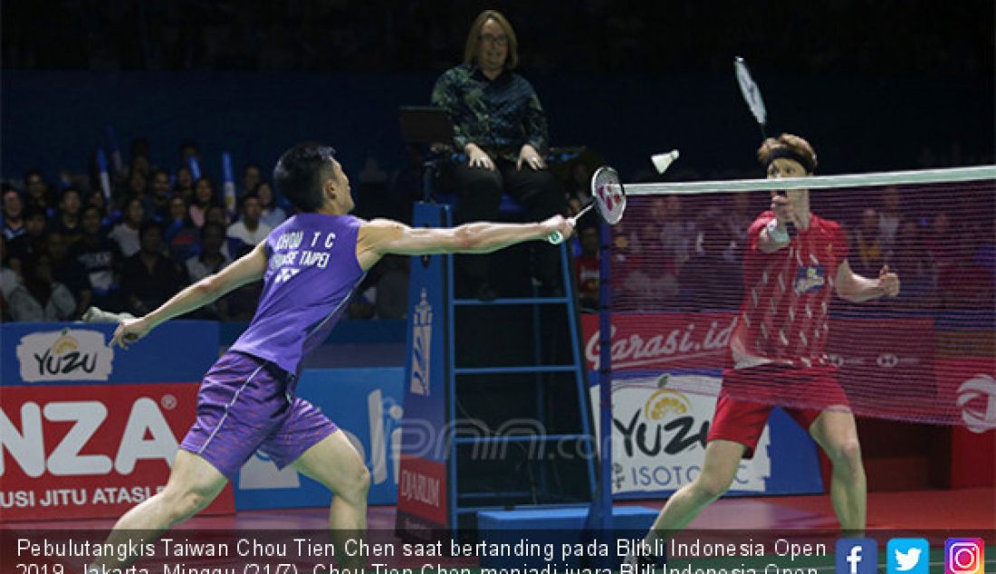 Pebulutangkis Taiwan Chou Tien Chen saat bertanding pada Blibli Indonesia Open 2019, Jakarta, Minggu (21/7). Chou Tien Chen menjadi juara Blili Indonesia Open 2019 usai menang atas Pebulutangkis Denmark Anders Antonsen dengan skor 21-18 24-26 21-15. - JPNN.com