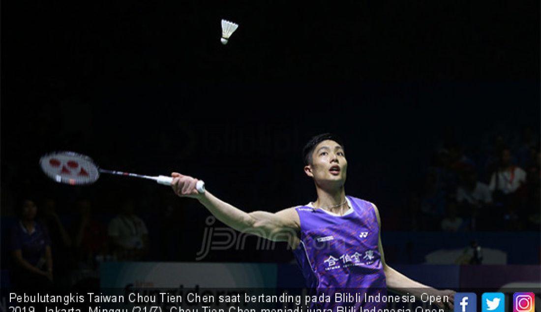 Pebulutangkis Taiwan Chou Tien Chen saat bertanding pada Blibli Indonesia Open 2019, Jakarta, Minggu (21/7). Chou Tien Chen menjadi juara Blili Indonesia Open 2019 usai menang atas Pebulutangkis Denmark Anders Antonsen. - JPNN.com