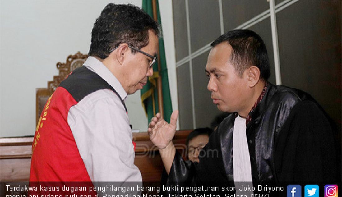 Terdakwa kasus dugaan penghilangan barang bukti pengaturan skor, Joko Driyono menjalani sidang putusan di Pengadilan Negeri Jakarta Selatan, Selasa (23/7). Mantan Plt Ketua Umum PSSI tersebut divonis 1 tahun 6 bulan penjara. - JPNN.com