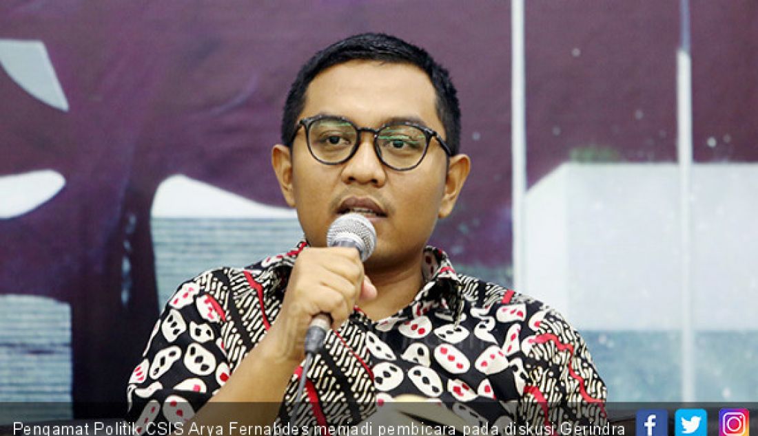 Pengamat Politik CSIS Arya Fernabdes menjadi pembicara pada diskusi Gerindra Gabung Ancaman Kursi Koalisi?, Jakarta, Kamis (25/7). - JPNN.com