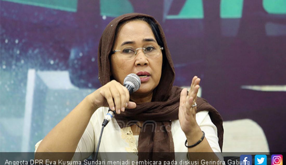 Anggota DPR Eva Kusuma Sundari menjadi pembicara pada diskusi Gerindra Gabung Ancaman Kursi Koalisi?, Jakarta, Kamis (25/7). - JPNN.com