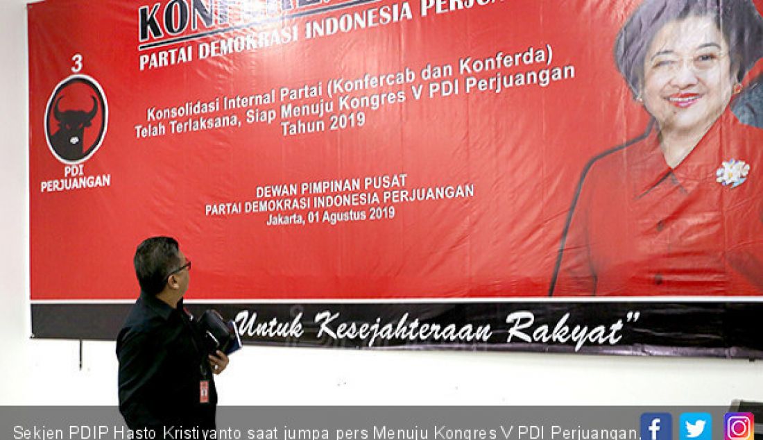 Sekjen PDIP Hasto Kristiyanto saat jumpa pers Menuju Kongres V PDI Perjuangan, Jakarta, Kamis (1/8). - JPNN.com