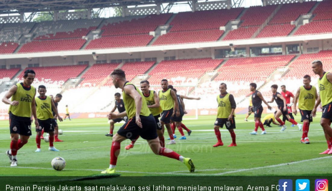 Pemain Persija Jakarta saat melakukan sesi latihan menjelang melawan Arema FC di Stadion Utama Gelora Bung Karno, Jakarta, Jumat (2/8). - JPNN.com