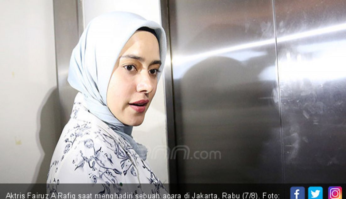 Aktris Fairuz A Rafiq saat menghadiri sebuah acara di Jakarta, Rabu (7/8). - JPNN.com