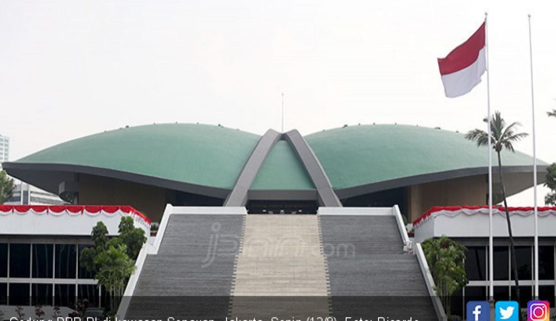 Gedung DPR RI di kawasan Senayan, Jakarta, Senin (12/8). - JPNN.com