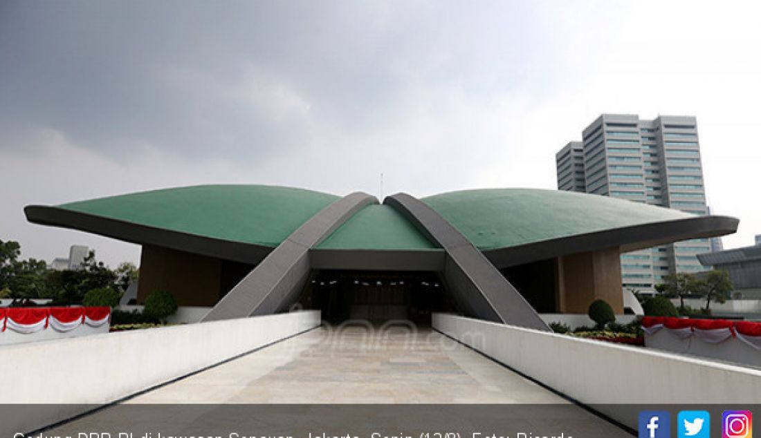 Gedung DPR RI di kawasan Senayan, Jakarta, Senin (12/8). - JPNN.com