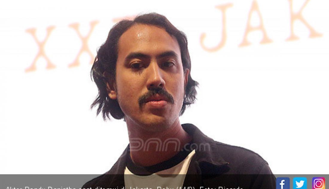 Aktor Randy Danistha saat ditemui di Jakarta, Rabu (14/8). - JPNN.com