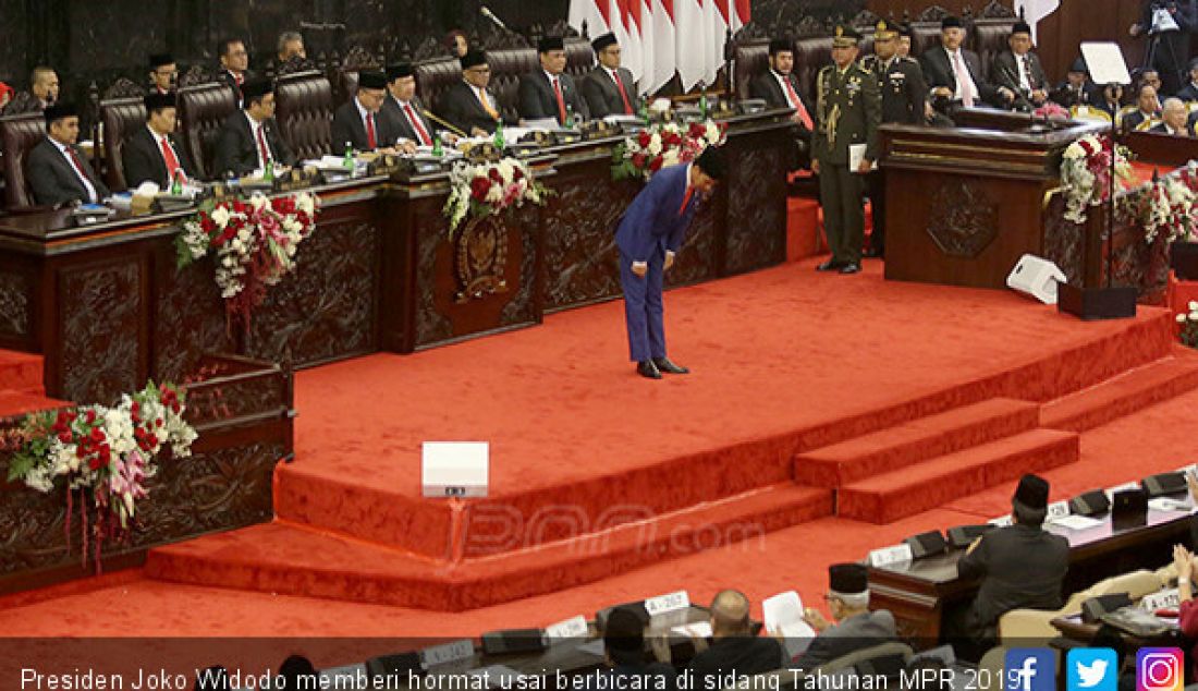 Presiden Joko Widodo memberi hormat usai berbicara di sidang Tahunan MPR 2019, Jakarta, Jumat (16/8). - JPNN.com