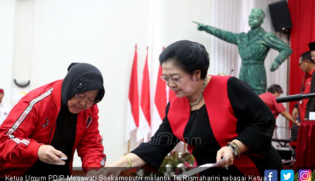 Ketua Umum PDIP Megawati Soekarnoputri melantik Tri Rismaharini sebagai Ketua Bidang Kebudayaan DPP PDI Perjuangan, Jakarta, Senin (19/8). - JPNN.com