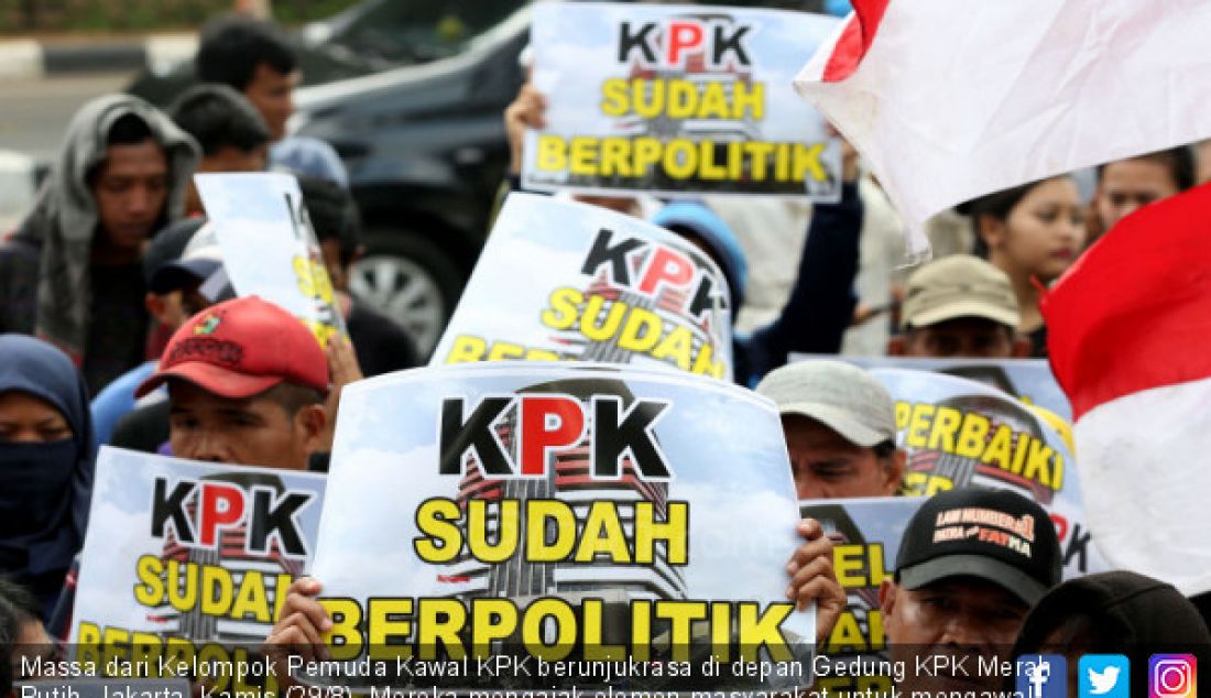 Massa dari Kelompok Pemuda Kawal KPK berunjukrasa di depan Gedung KPK Merah Putih, Jakarta, Kamis (29/8). Mereka mengajak elemen masyarakat untuk mengawal proses pemilihan Capim KPK dan mempercayakan proses seleksi kepada Pansel, agar jauh dari kepentingan politik serta kelompok tertentu. - JPNN.com