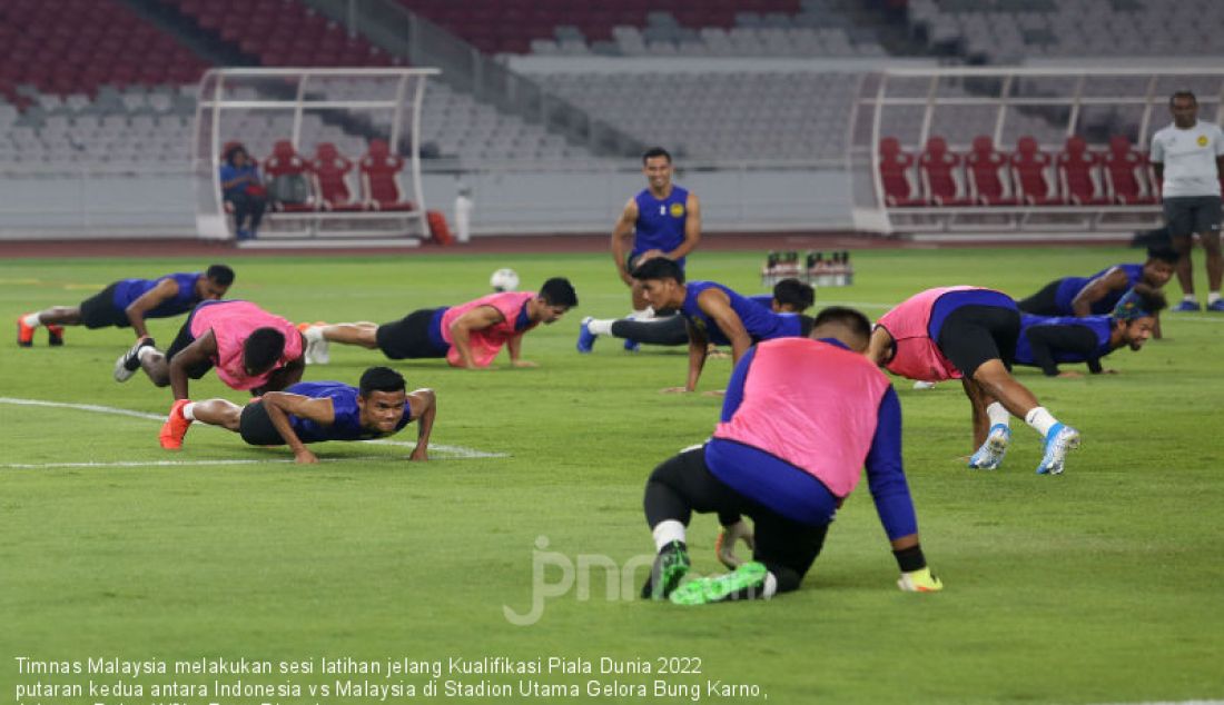 Timnas Malaysia melakukan sesi latihan jelang Kualifikasi Piala Dunia 2022 putaran kedua antara Indonesia vs Malaysia di Stadion Utama Gelora Bung Karno, Jakarta, Rabu (4/9). - JPNN.com