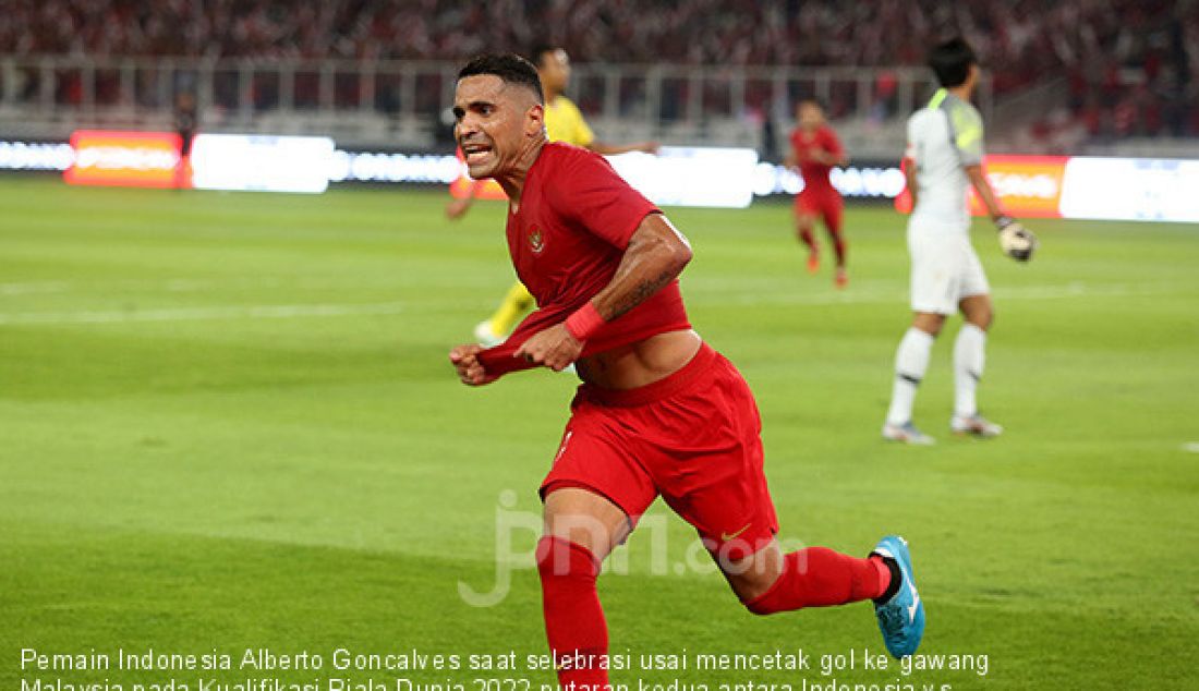 Pemain Indonesia Alberto Goncalves saat selebrasi usai mencetak gol ke gawang Malaysia pada Kualifikasi Piala Dunia 2022 putaran kedua antara Indonesia vs Malaysia di Stadion Utama Gelora Bung Karno, Jakarta, Kamis (5/9). - JPNN.com