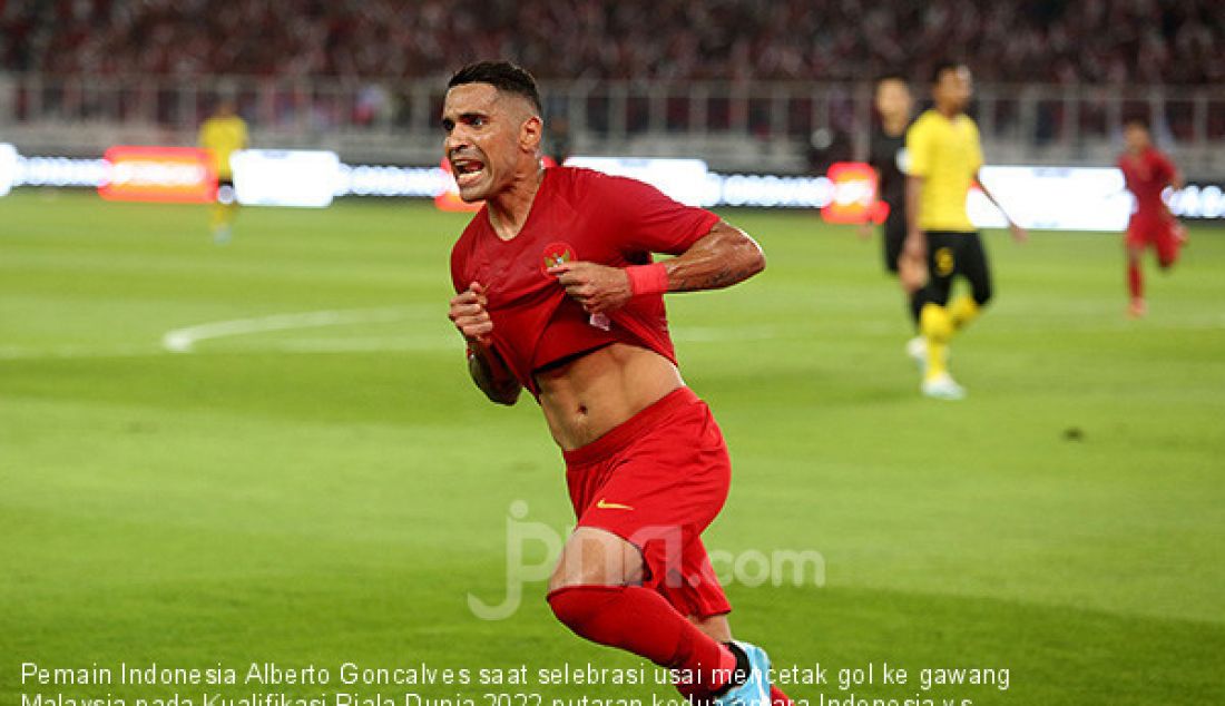 Pemain Indonesia Alberto Goncalves saat selebrasi usai mencetak gol ke gawang Malaysia pada Kualifikasi Piala Dunia 2022 putaran kedua antara Indonesia vs Malaysia di Stadion Utama Gelora Bung Karno, Jakarta, Kamis (5/9). - JPNN.com