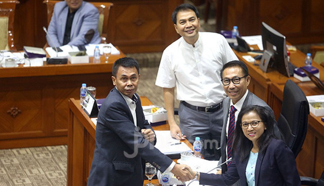 Capim KPK Nawawi Pomolango mengikuti uji kepatutan dan kelayakan Capim KPK di Gedung DPR, Jakarta, Rabu (11/9). - JPNN.com