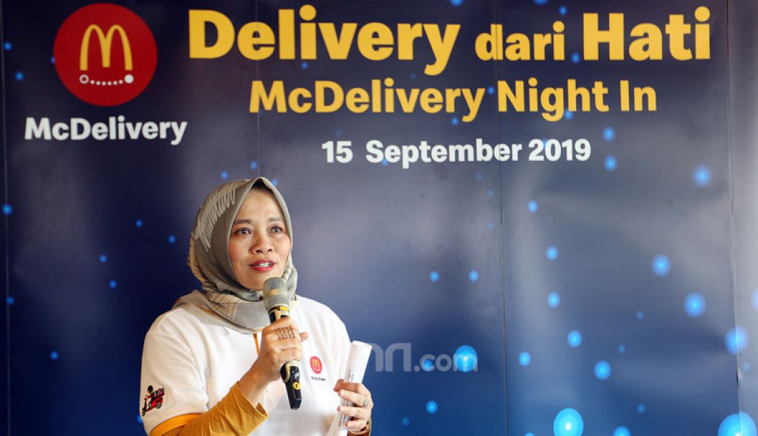 Associte Director of Brand Extension McDonald's Indonesia Yunita Hidayanti saat acara program McDelivery Night In, Jakarta, Minggu (15/9). Program ini memberikan banyak hadiah dan promosi yang berlaku tanggal (19/9) pukul 17.00 sampai (20/9) pukul 04.59 sebagai apresiasi kepada konsumen setia. - JPNN.com