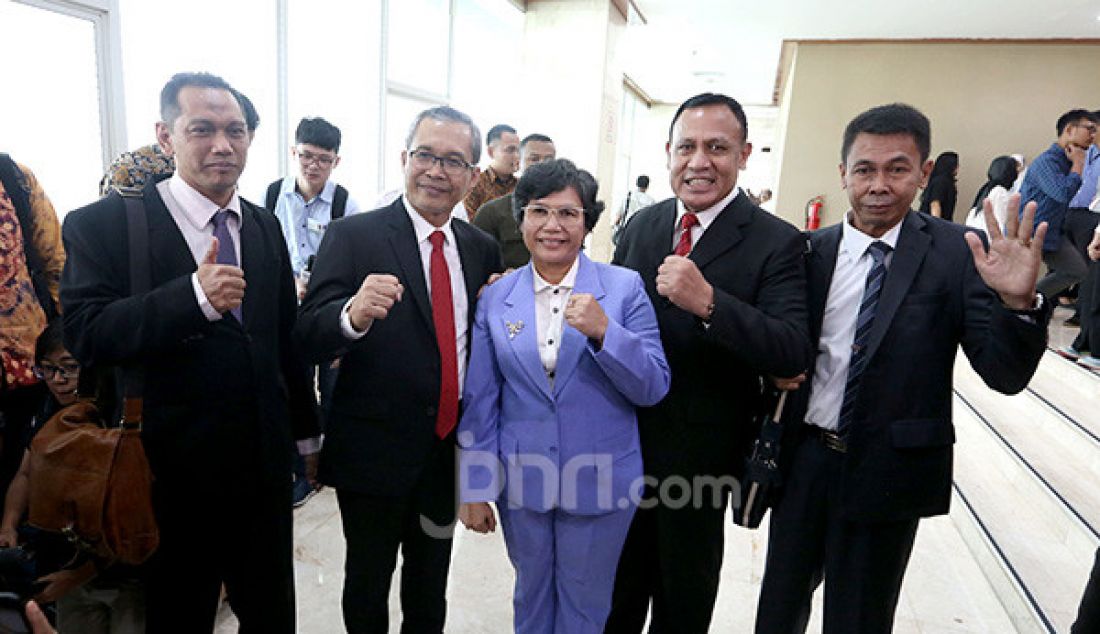 Capim KPK terpilih 2019-2023 usai menghadiri Sidang Paripurna DPR, Jakarta, Senin (16/9). - JPNN.com