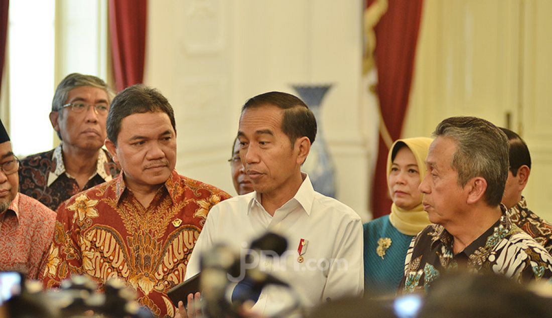 Menteri Pemuda dan Olahraga Imam Nahrawi atau IMR sudah menemui Presiden Joko Widodo alias Jokowi, dan menyerahkan surat pengunduran diri dari Kabinet Kerja. - JPNN.com