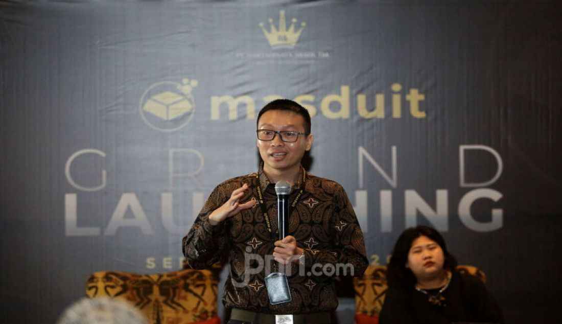 Chief Executive Officer Masduit Bony Hudi saat peluncuran aplikasi Masduit, Jakarta, Kamis (19/9). Aplikasi jual beli emas yang bisa langsung dapat diterima secara fisiknya dengan pecahan terkecil mulai 0,1 gram. - JPNN.com