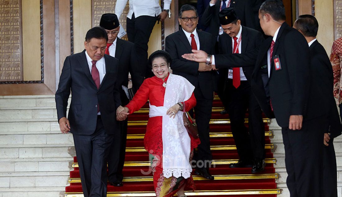 Presiden Indonesia ke-5 Megawati Soekarnoputri usai menghadiri pelantikan anggota MPR/DPR/DPD, Jakarta, Selasa (1/10). - JPNN.com