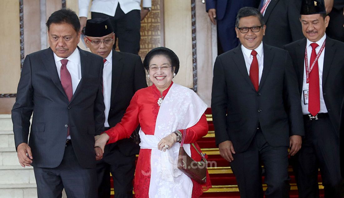 Presiden Indonesia ke-5 Megawati Soekarnoputri usai menghadiri pelantikan anggota MPR/DPR/DPD, Jakarta, Selasa (1/10). - JPNN.com