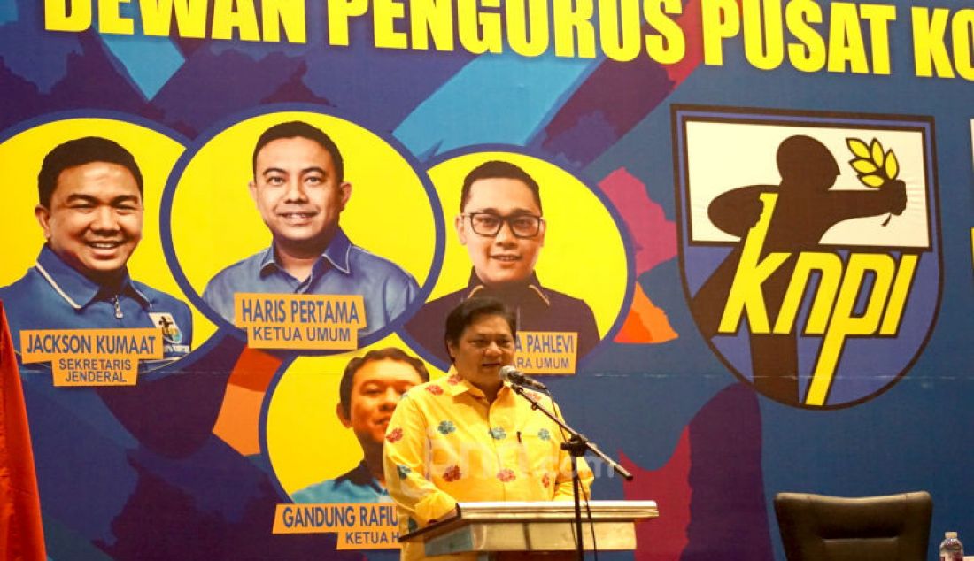 Ketum Partai Golkar Airlangga Hertanto menutup Rakernas dan Orientasi DPP KNPI, Jakarta, Minggu (6/10). Rakernas bertema ‘Pemuda Berani Bersatu’, dan mengusung misi ‘Merawat Harmoni Bangsa’ ini, membahas program DPP serta mendengarkan masukan dari tiap-tiap DPD se-Indonesia. - JPNN.com