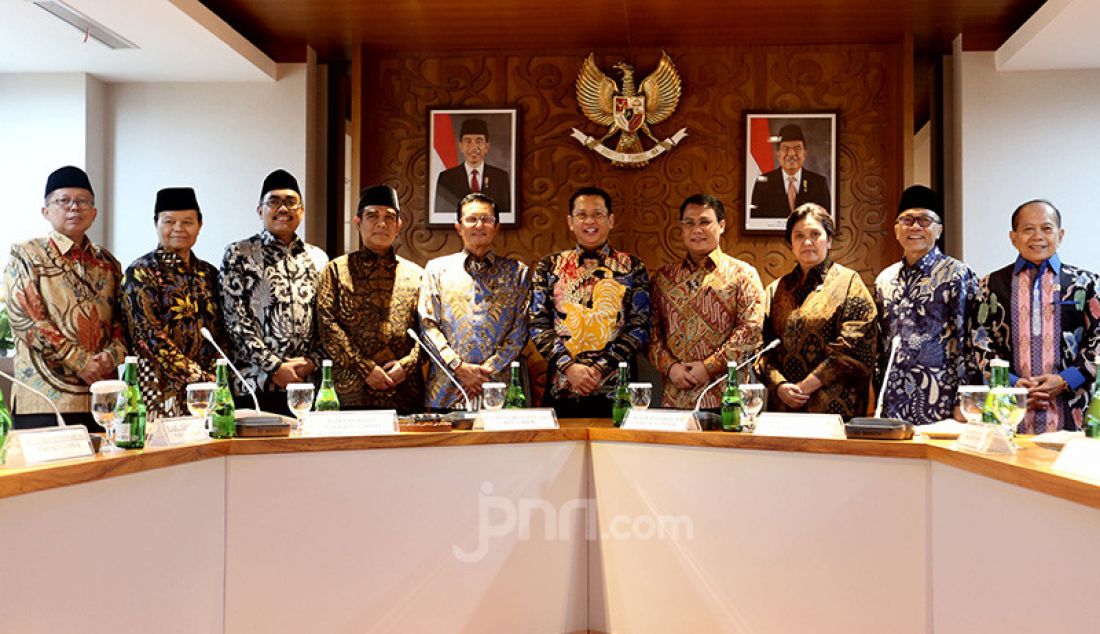 Ketua MPR Bambang Soesatyo bersama sembilan wakil pimpinan MPR mengadakan rapat Pimpinan MPR, Jakarta, Rabu (9/10). - JPNN.com