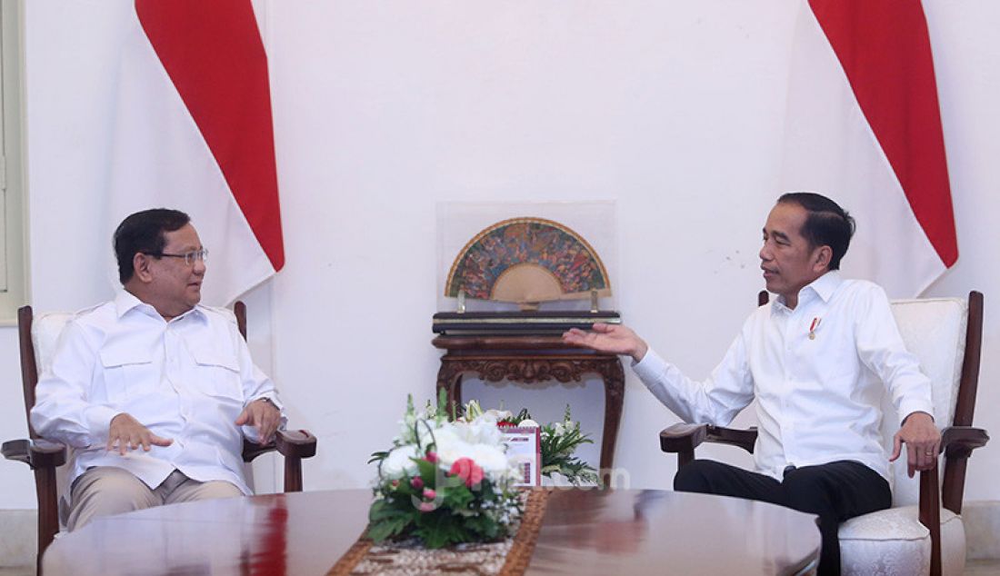 Presiden Joko Widodo menerima kunjungan Ketua Umum Partai Gerindra Prabowo Subianto di Istana Merdeka, Jakarta, Jumat (11/10). - JPNN.com