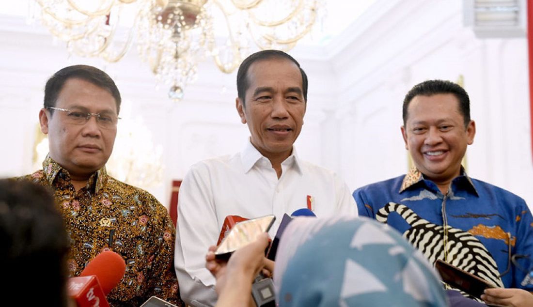 Presiden Joko Widodo saat bertemu dengan pimpinan MPR, Jakarta, Rabu (16/10). - JPNN.com