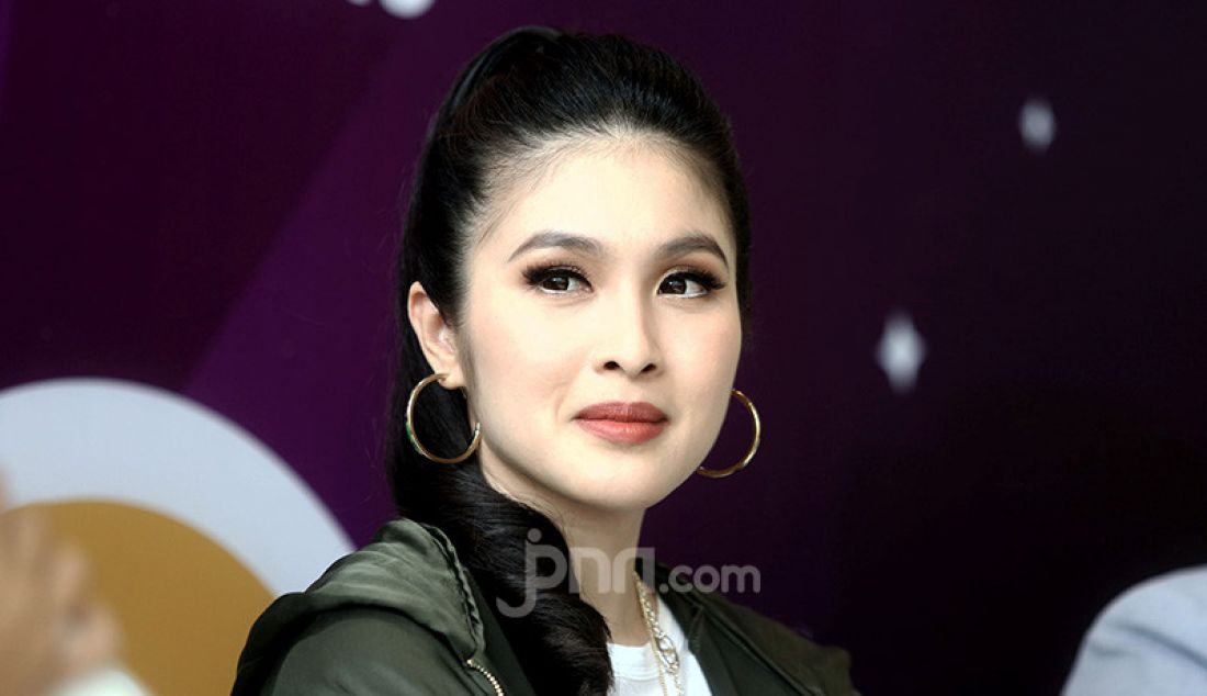 Aktris Sandra Dewi saat ditemui di sela-sela kesempatan, Jakarta, Rabu (16/10). - JPNN.com
