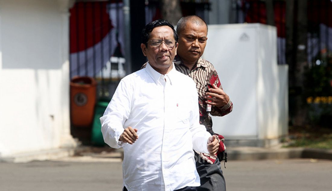 Mahfud MD tiba di komplek Istana Negara, Jakarta, Senin (21/10). - JPNN.com