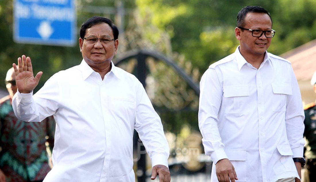 Prabowo Subianto dan Edhy Prabowo saat tiba di komplek Istana Negara, Jakarta, Senin (21/10). - JPNN.com