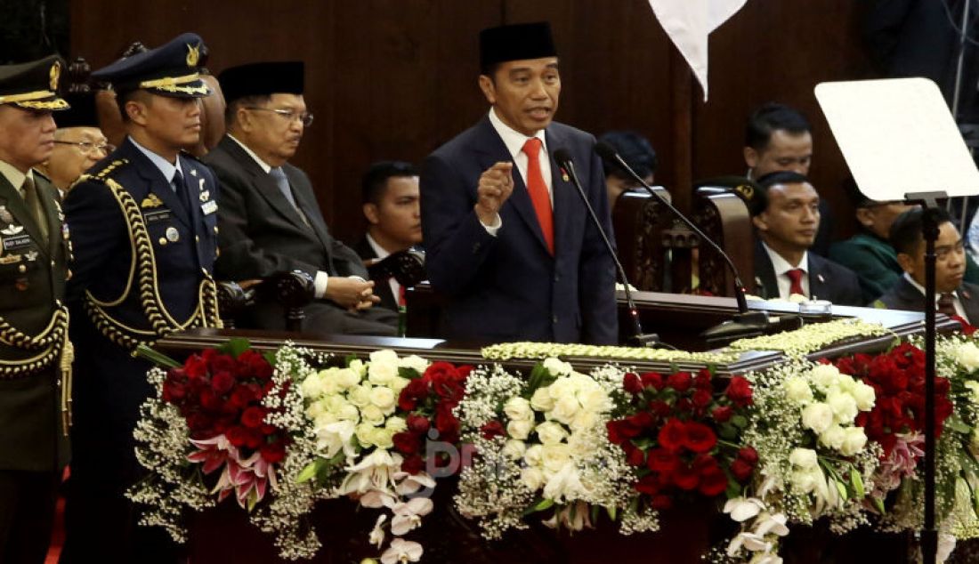 Presiden Joko Widodo menyampaikan pidato perdana usai dilantik menjadi Presiden periode 2019-2024 di Gedung MPR, Jakarta, Minggu (20/10). - JPNN.com